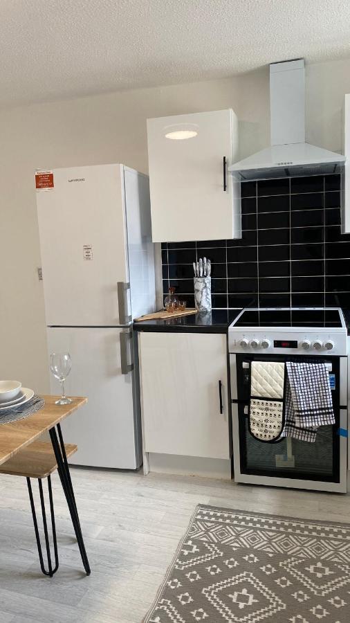 Bv Luxury Spacious 3 Bedroom House At Isaac Close Манчестер Екстер'єр фото